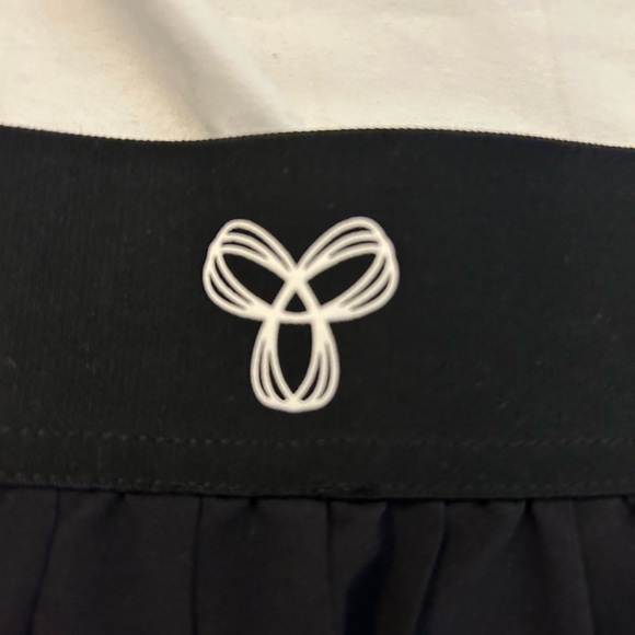 ARITZIA skirt - Picture 2 of 4